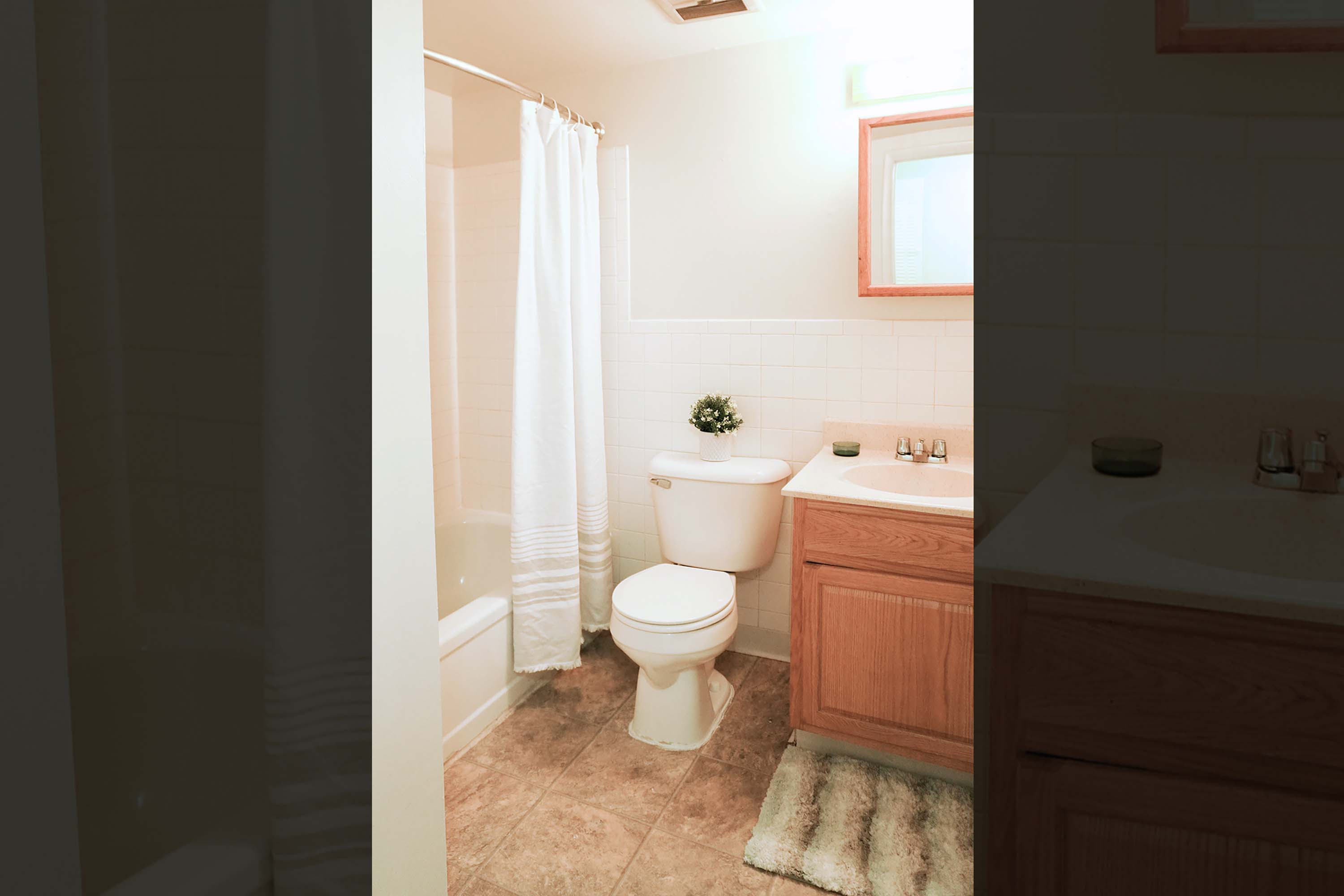 Floorplan Ontario for Golfside Lake apartments in Ypsilanti, Michigan