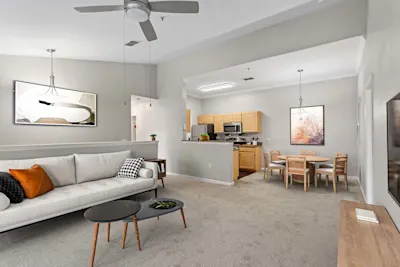 Bruco - 3 Bed 2 Bath - Dining Room