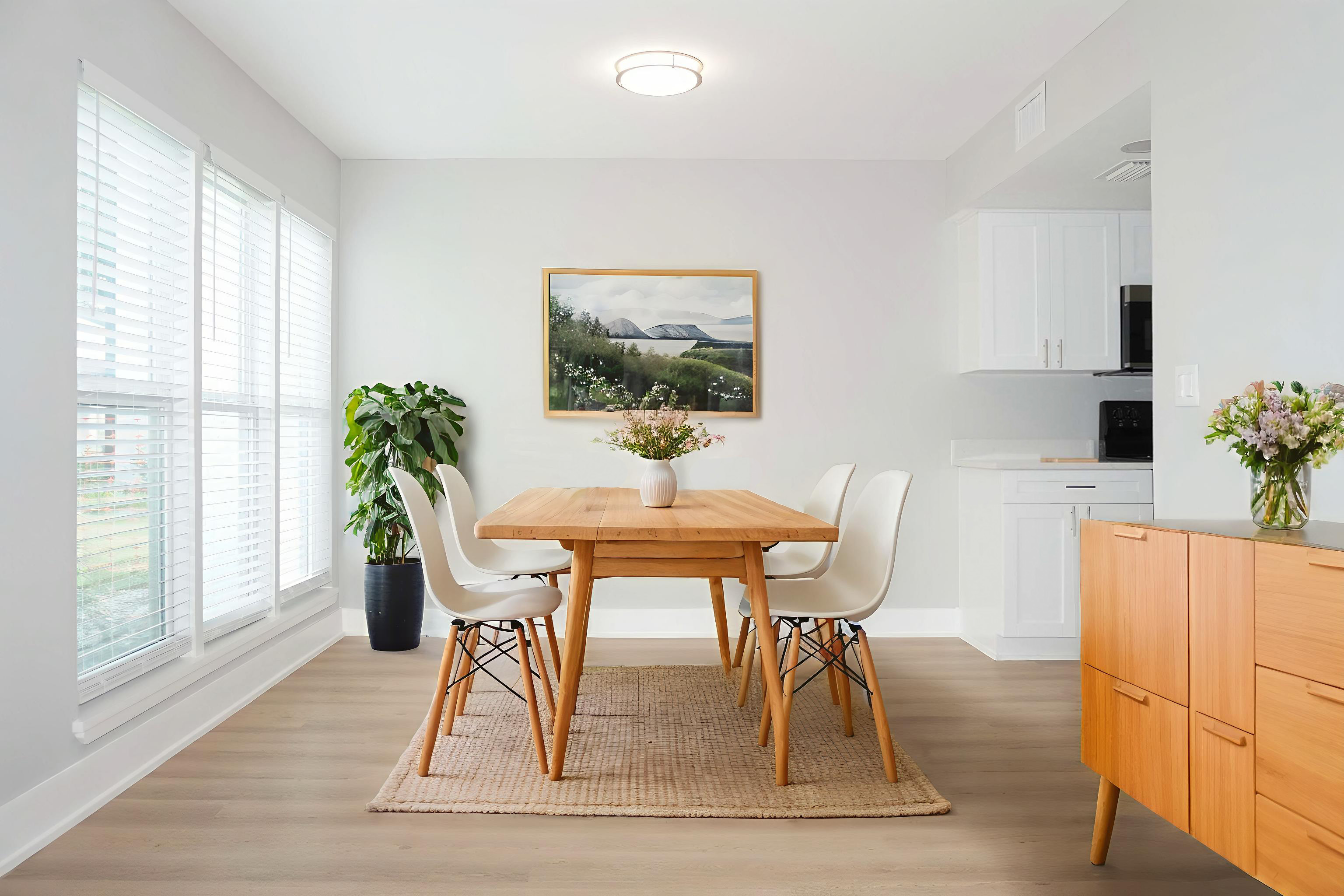 Mills+ - 1 Bed 1 Bath - Dining Room