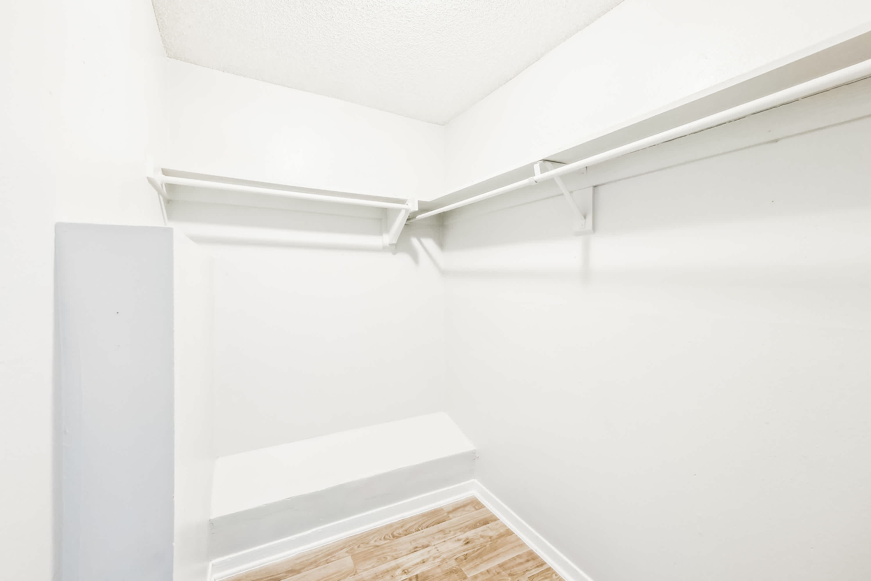 Wekiwa - 2 Bed 1.5 Bath - Walk-In Closet