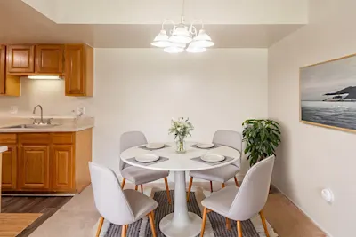 Grand Haven - 1 Bed 1 Bath - Dining Room