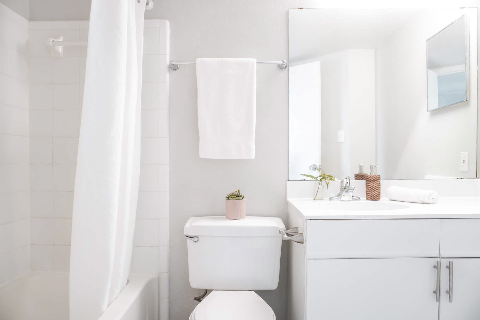 Marina Grande - 1 Bed 1 Bath - Bathroom