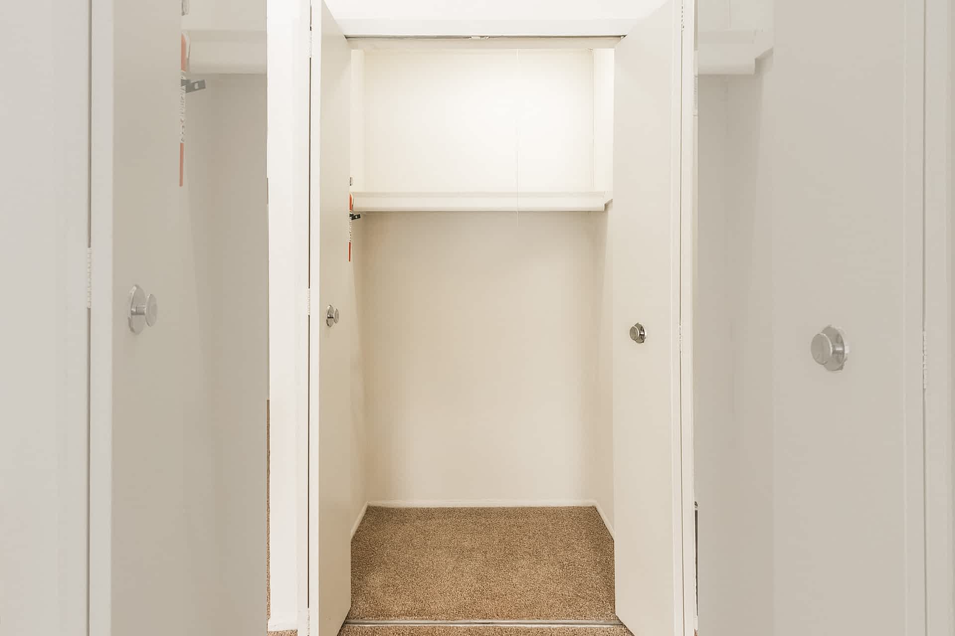 Drummond - 2 Bed 1.5 Bath - Living Room Closet