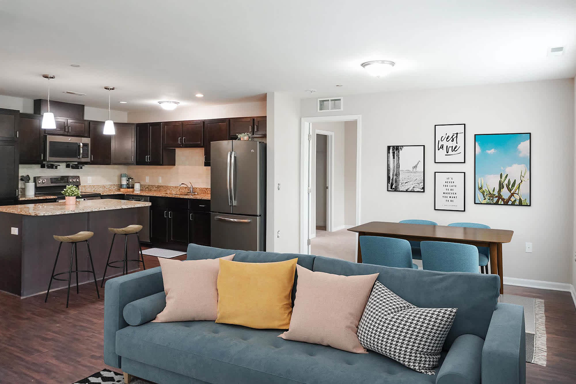 Plymouth - 3 Bed 2.5 Bath - Dining Area