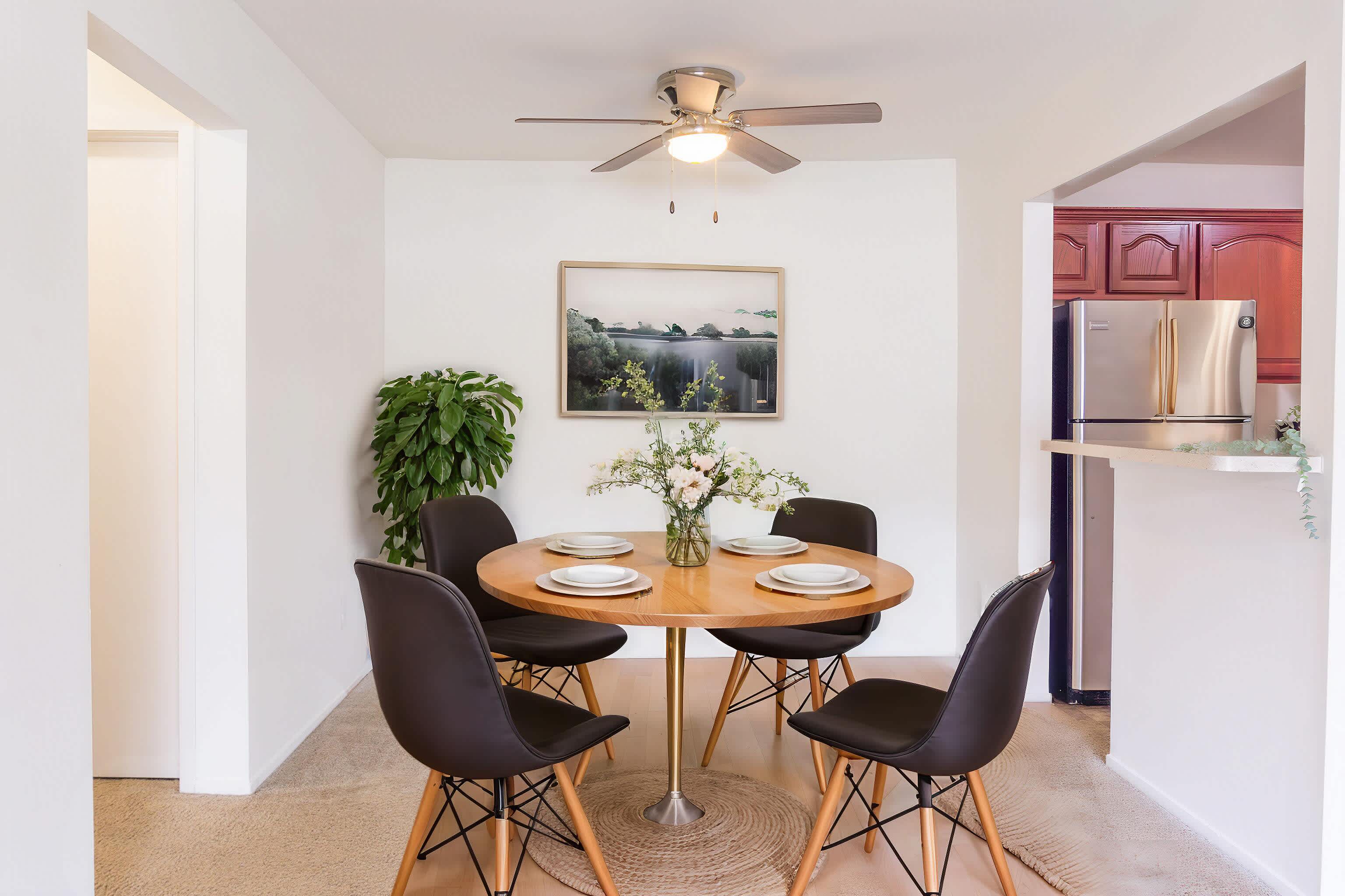 The Blue Heron - 2 Bed 2 Bath - Dining Room