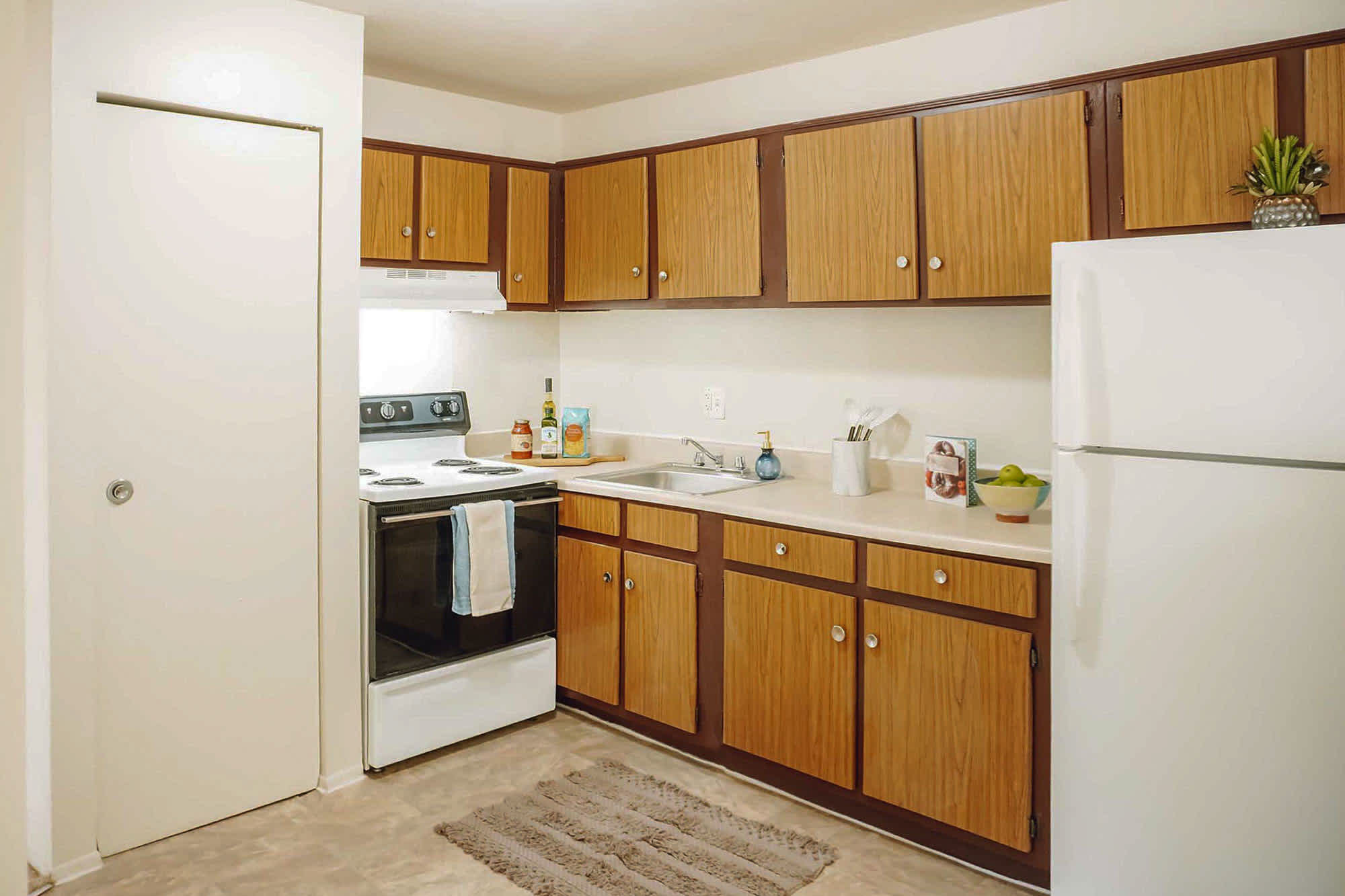 Bryant - 2 Bed 1.5 Bath - Kitchen