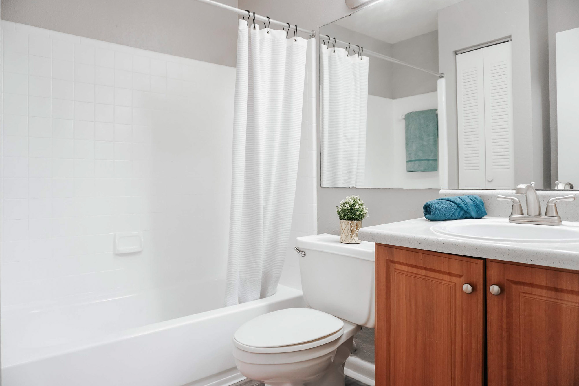 Warner - 1 Bed 1 Bath - Bathroom