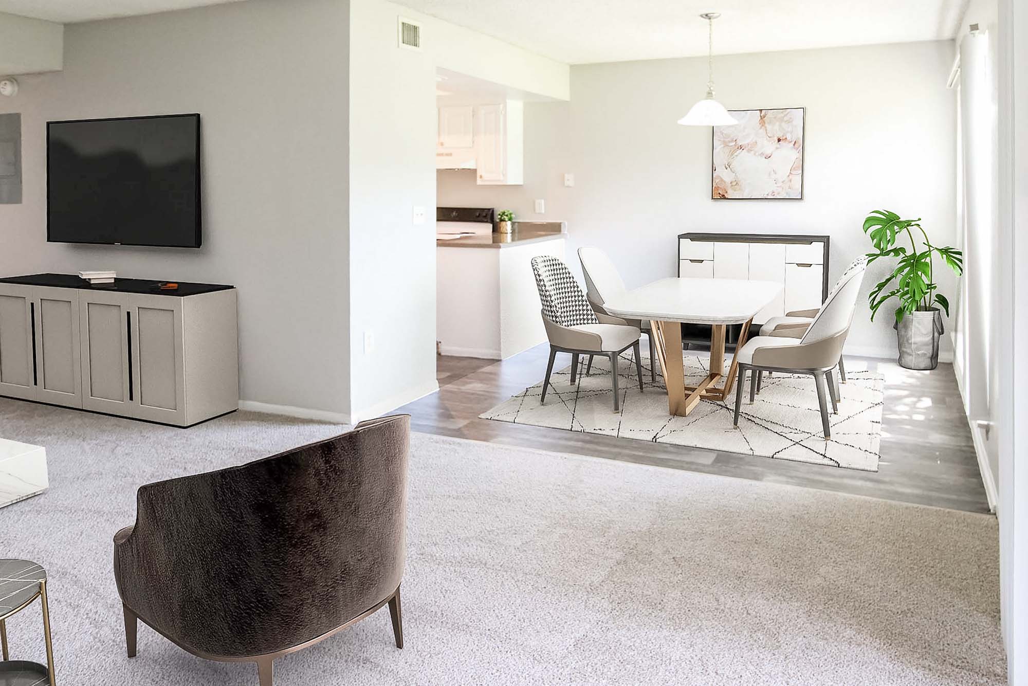 Mills - 1 Bed 1 Bath - Dining Room