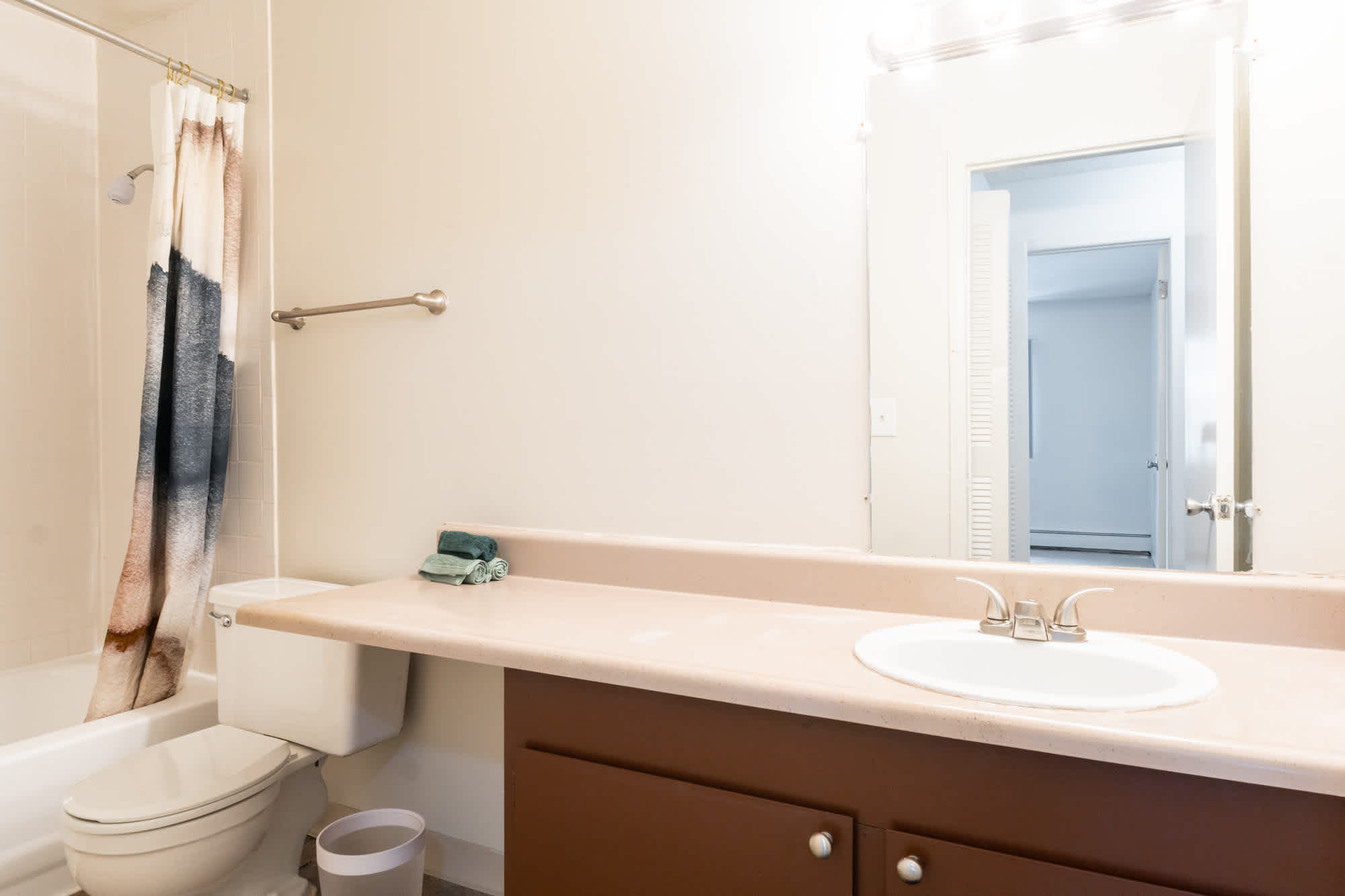 The Cole - 2 Bed 1 Bath - Bathroom