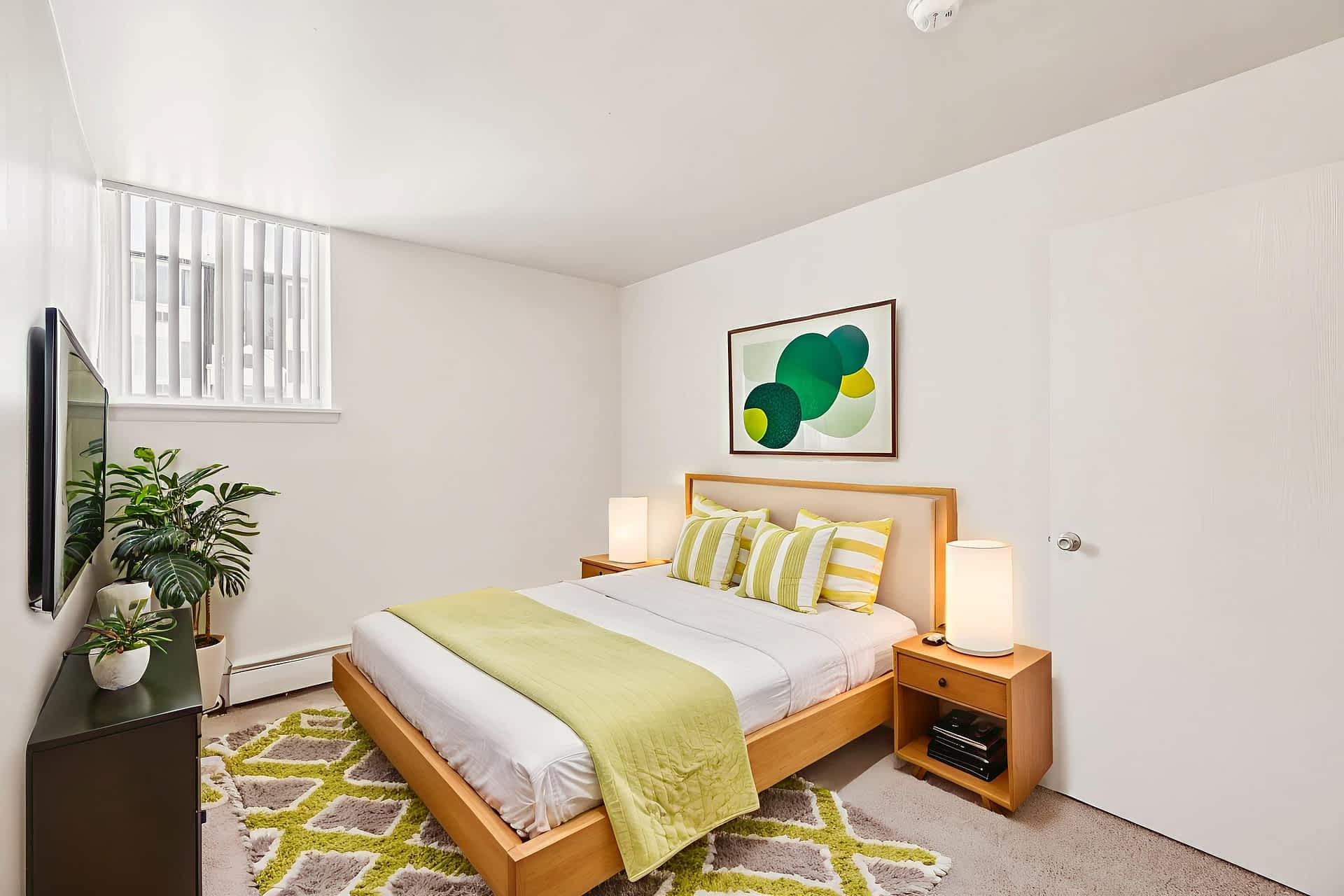 The Barton Hills - 2 Bed 1 Bath - 815 Sq. Ft.
