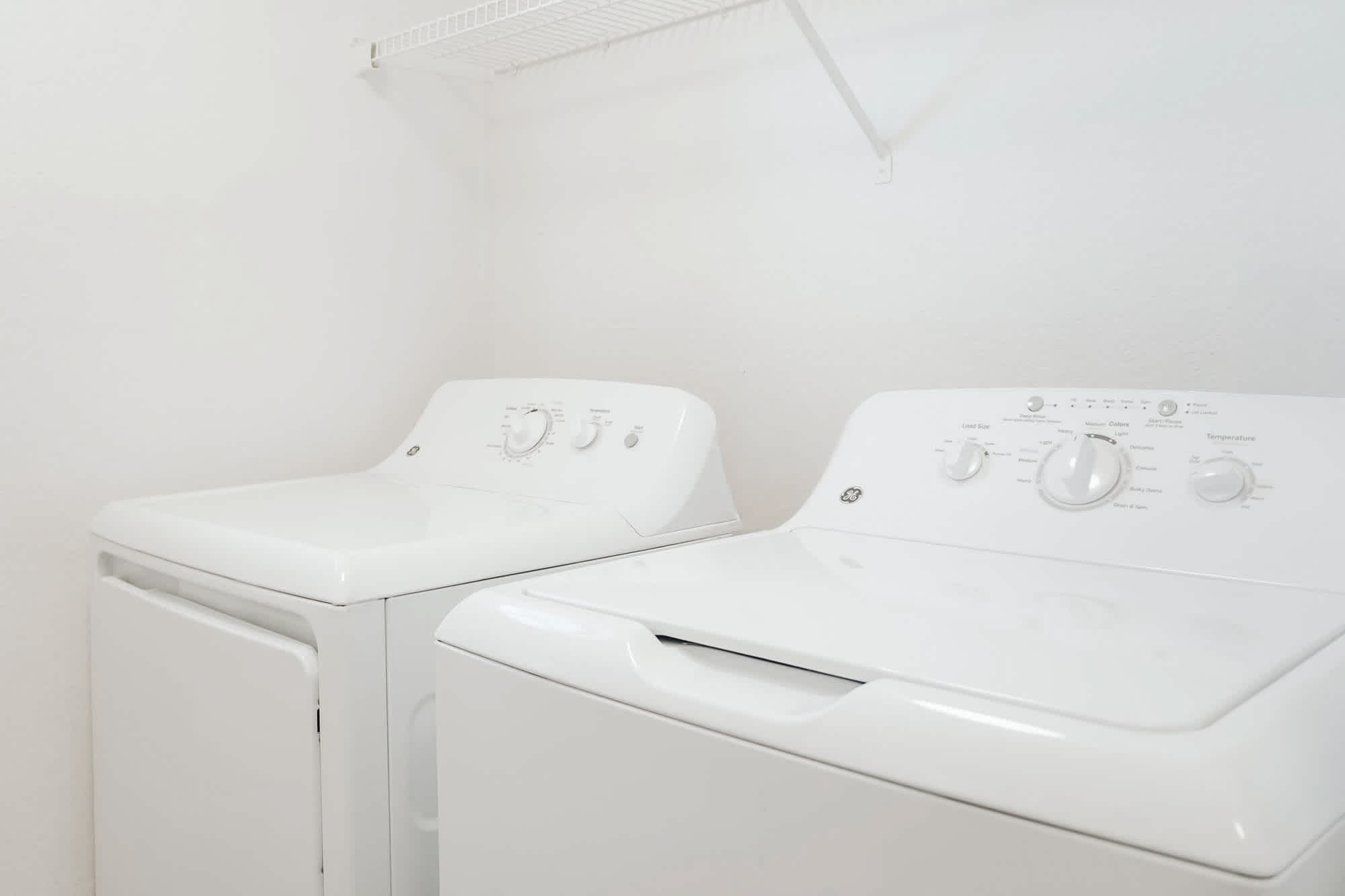 Marina Grande - 1 Bed 1 Bath - Laundry