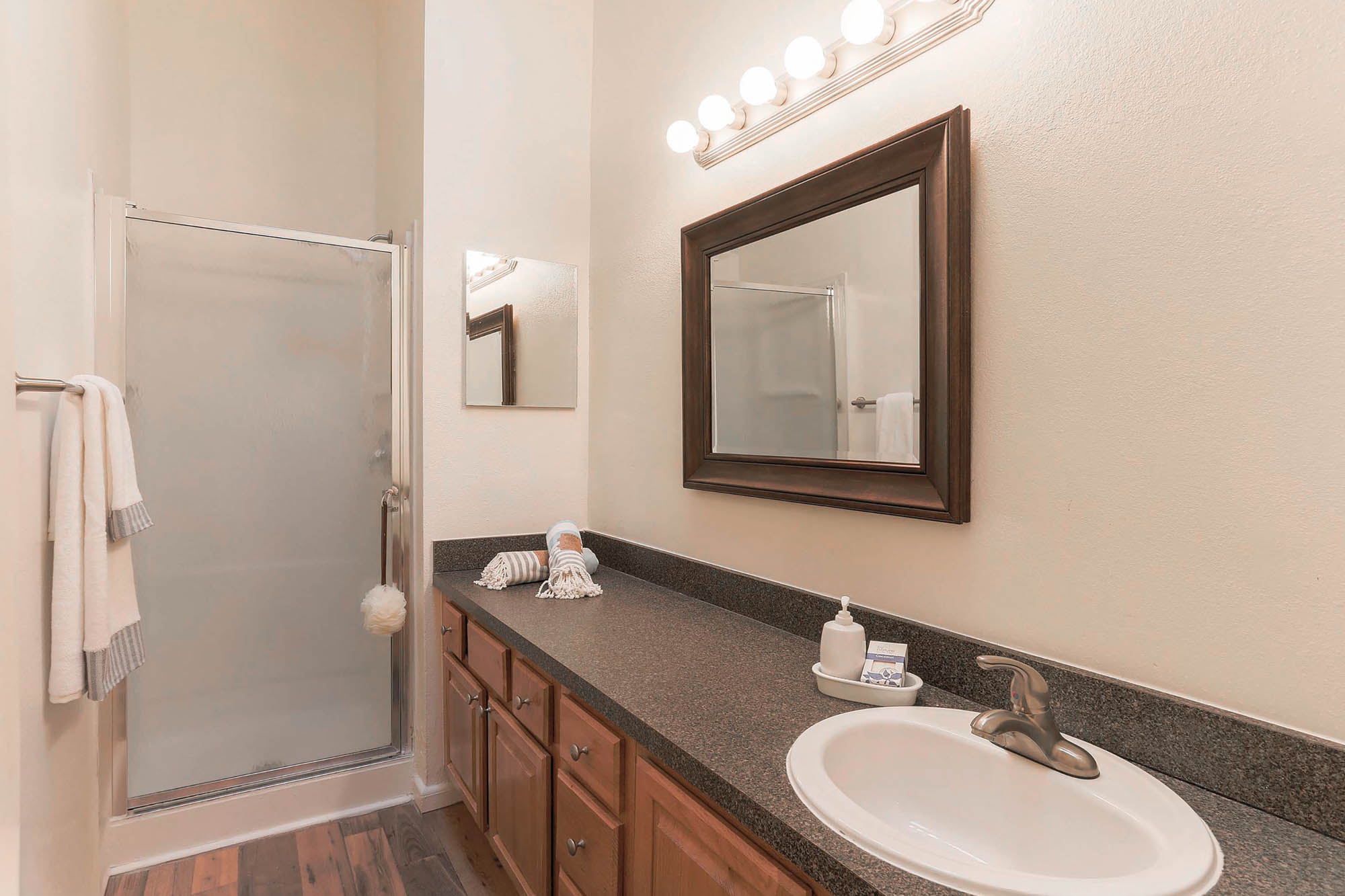 Viola - 2 Bed 2.5 Bath - Primary Bathroom