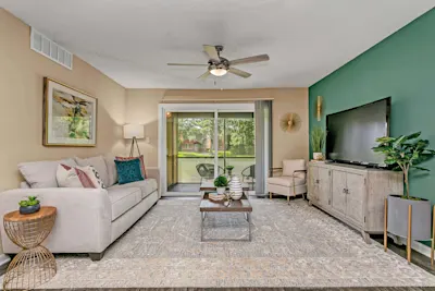 The Moscato - 2 Bed 2 Bath - Living Room