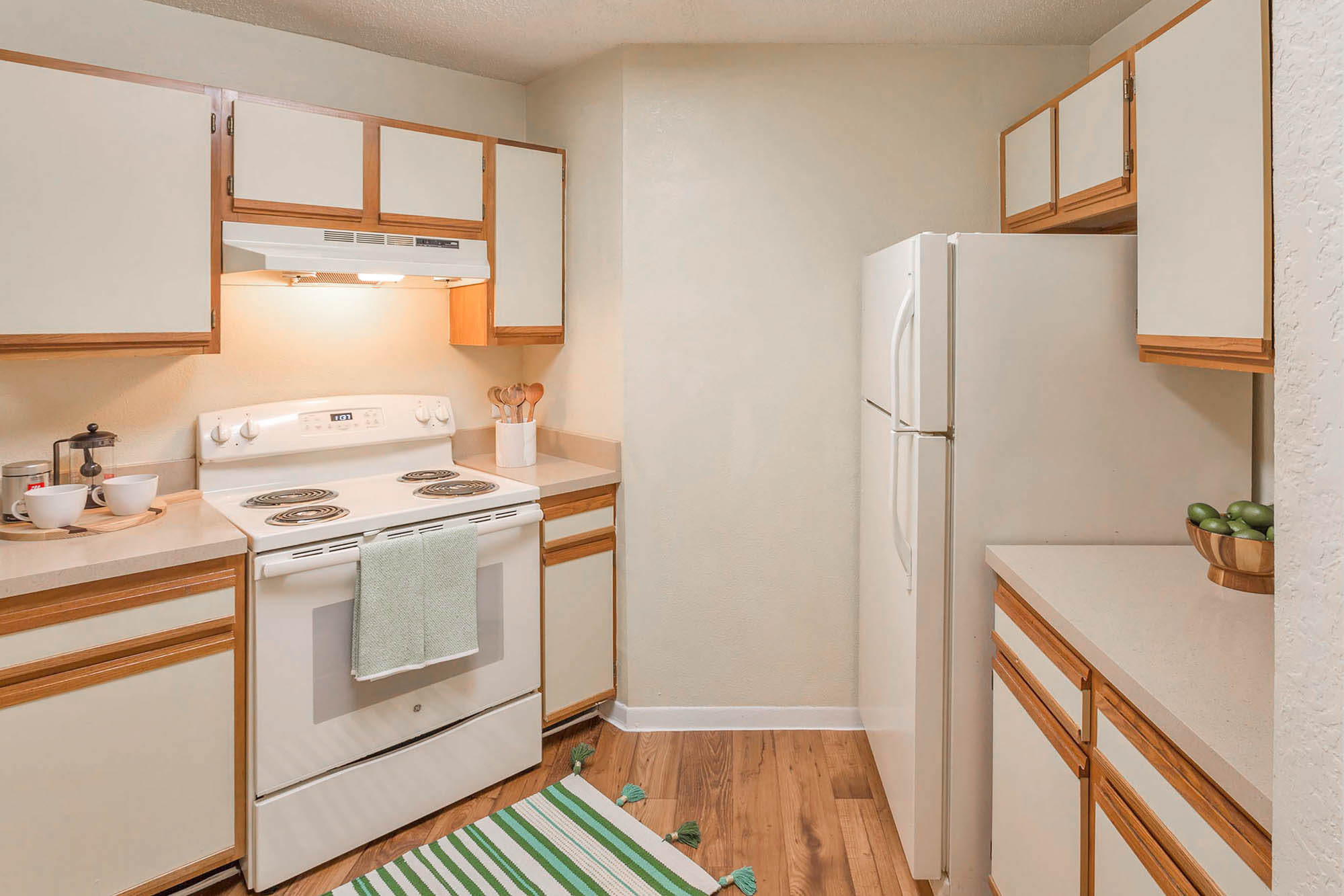 Tangelo - 1 Bed 1 Bath - Kitchen