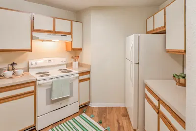 Tangelo - 1 Bed 1 Bath - Kitchen