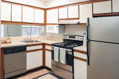 The Sebastian - 1 Bed 1 Bath - Kitchen