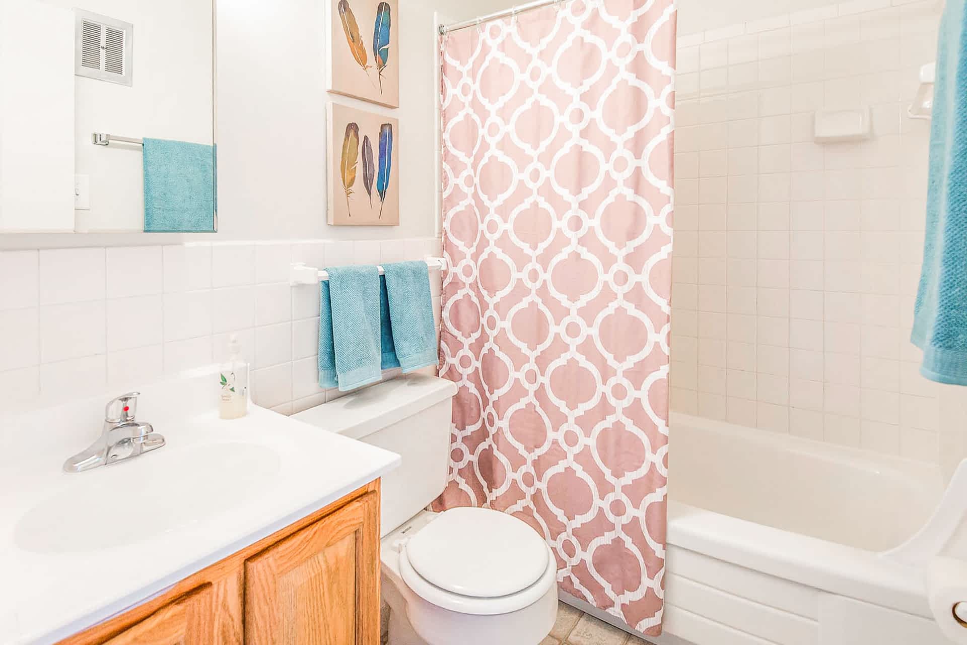The Cedar - 2 Bed 1 Bath - Bathroom