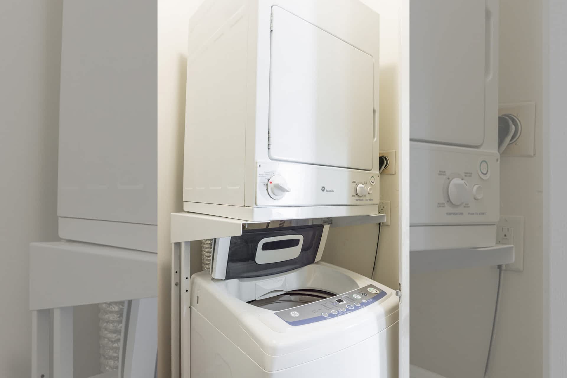 The Blue Heron - 2 Bed 2 Bath - Laundry Room