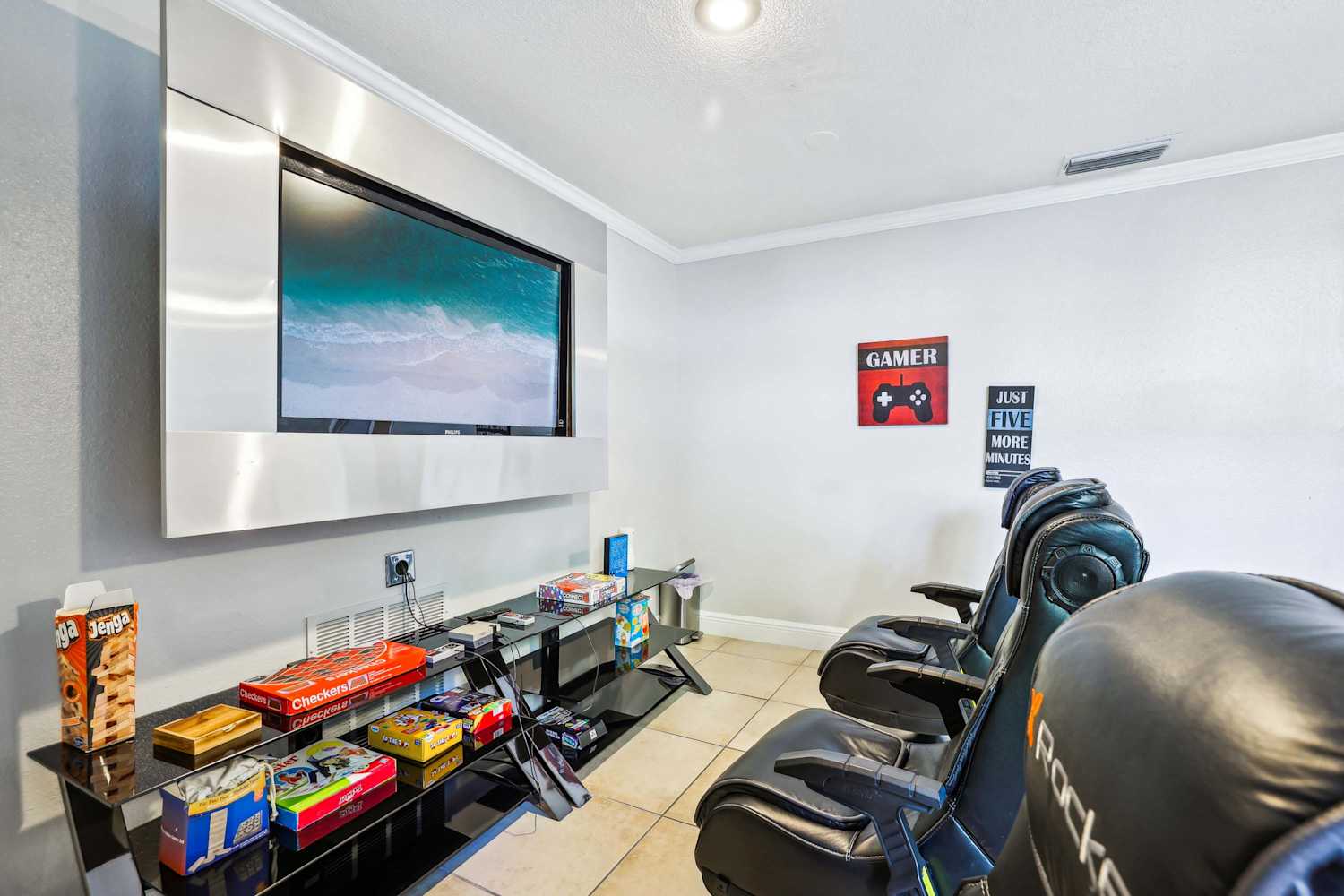 Media Gallery for Azure Winter Park apartments inWinter Park, Florida