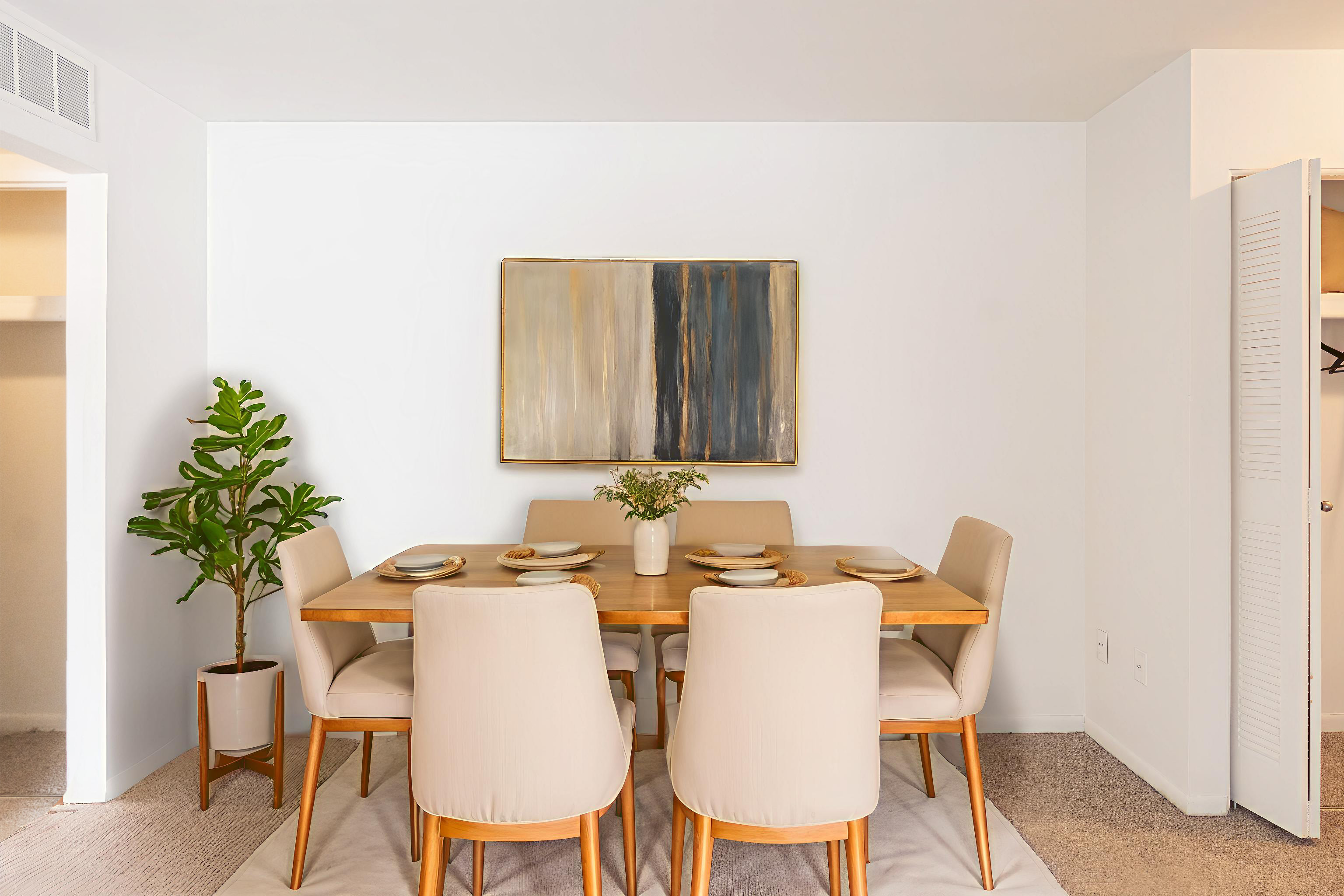 The Brantley - 1 Bed 1 Bath - Dining Room