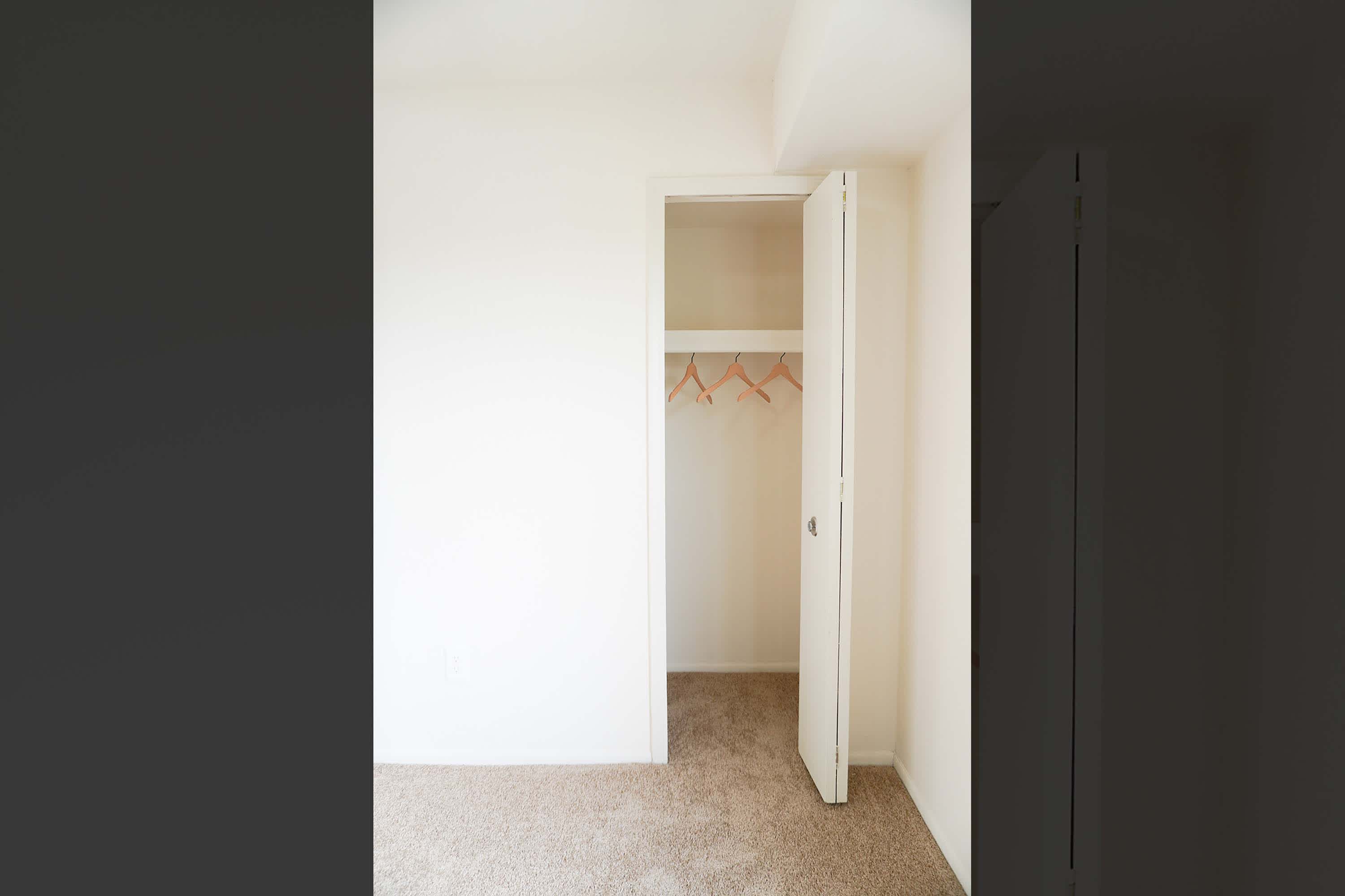 Briarwood - 3 Bed 1.5 Bath - Master Bedroom Closet
