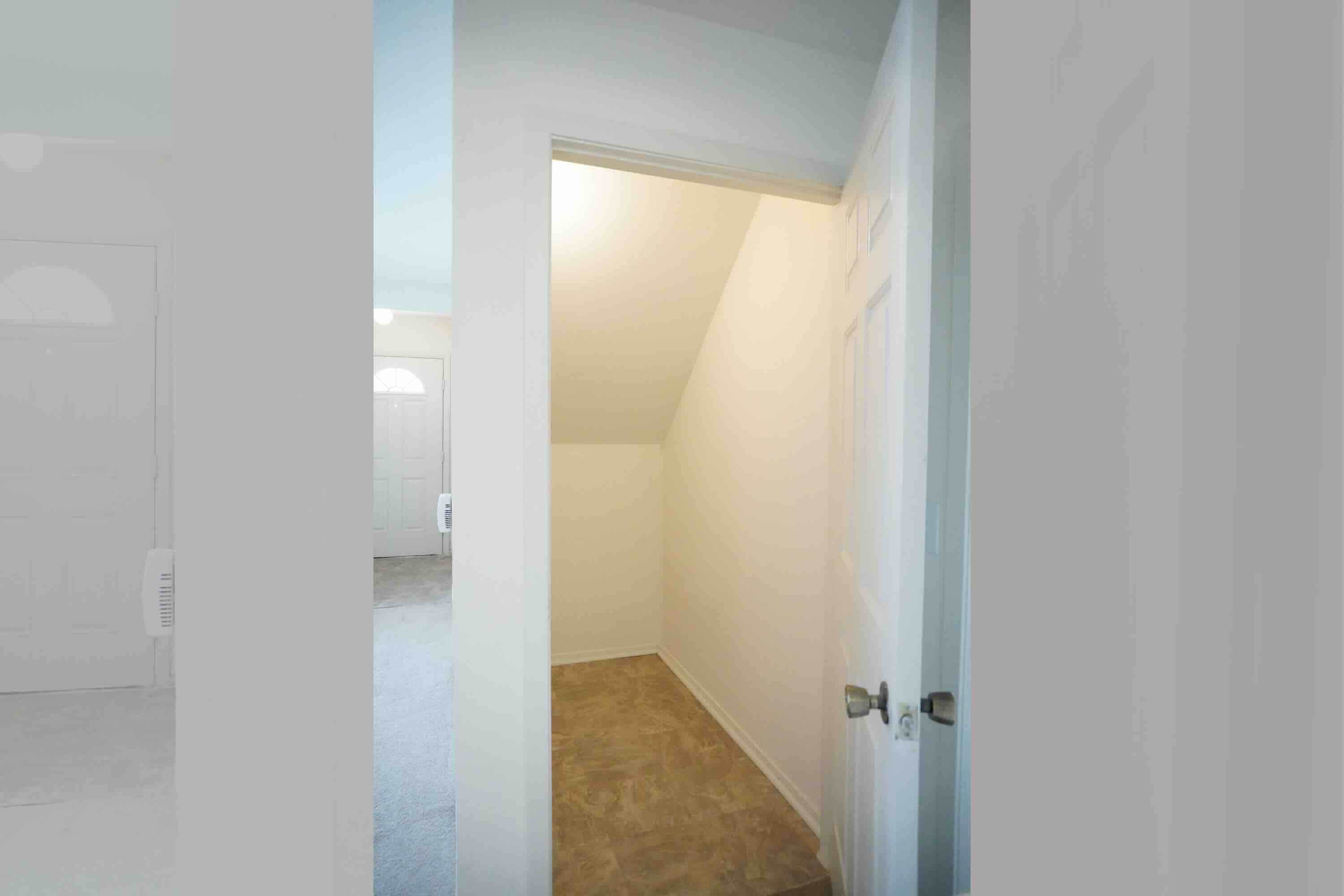 The Belleville - 3 Bed 2 Bath - Storage Closet