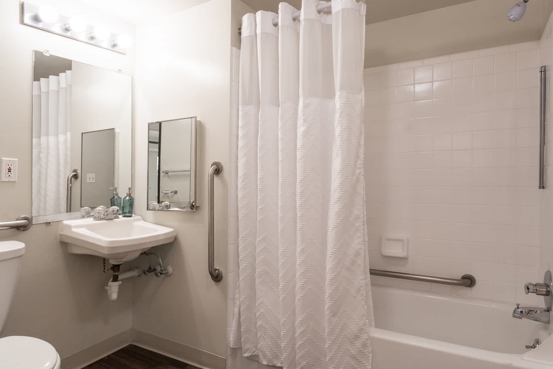 The Frederic - 2 Bed 2 Bath - Bathroom