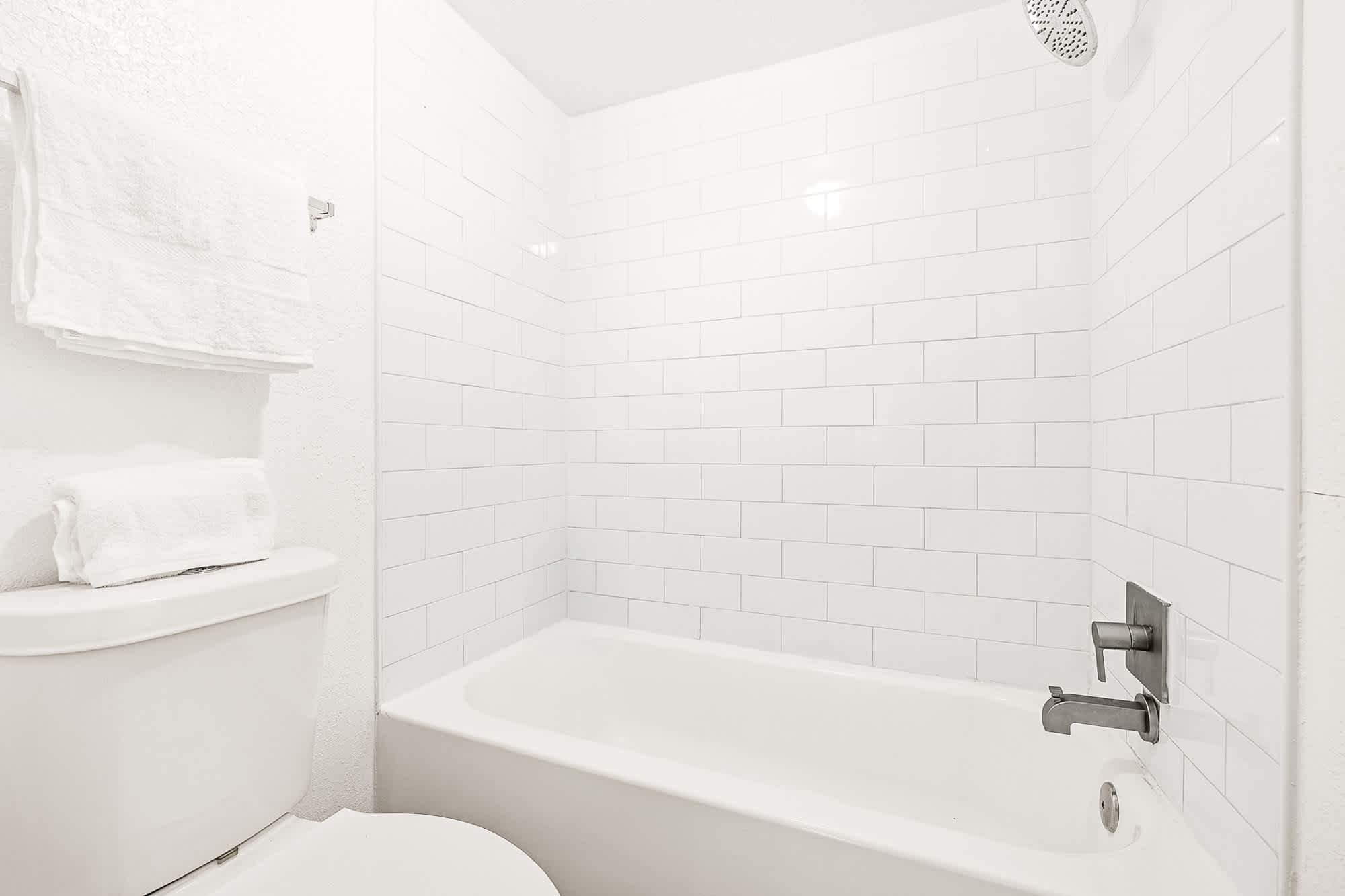 Schooner - 2 Bed 1 Bath - Bathroom