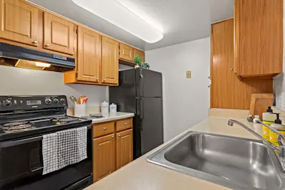 Rosa - 1 Bed 1 Bath - Kitchen