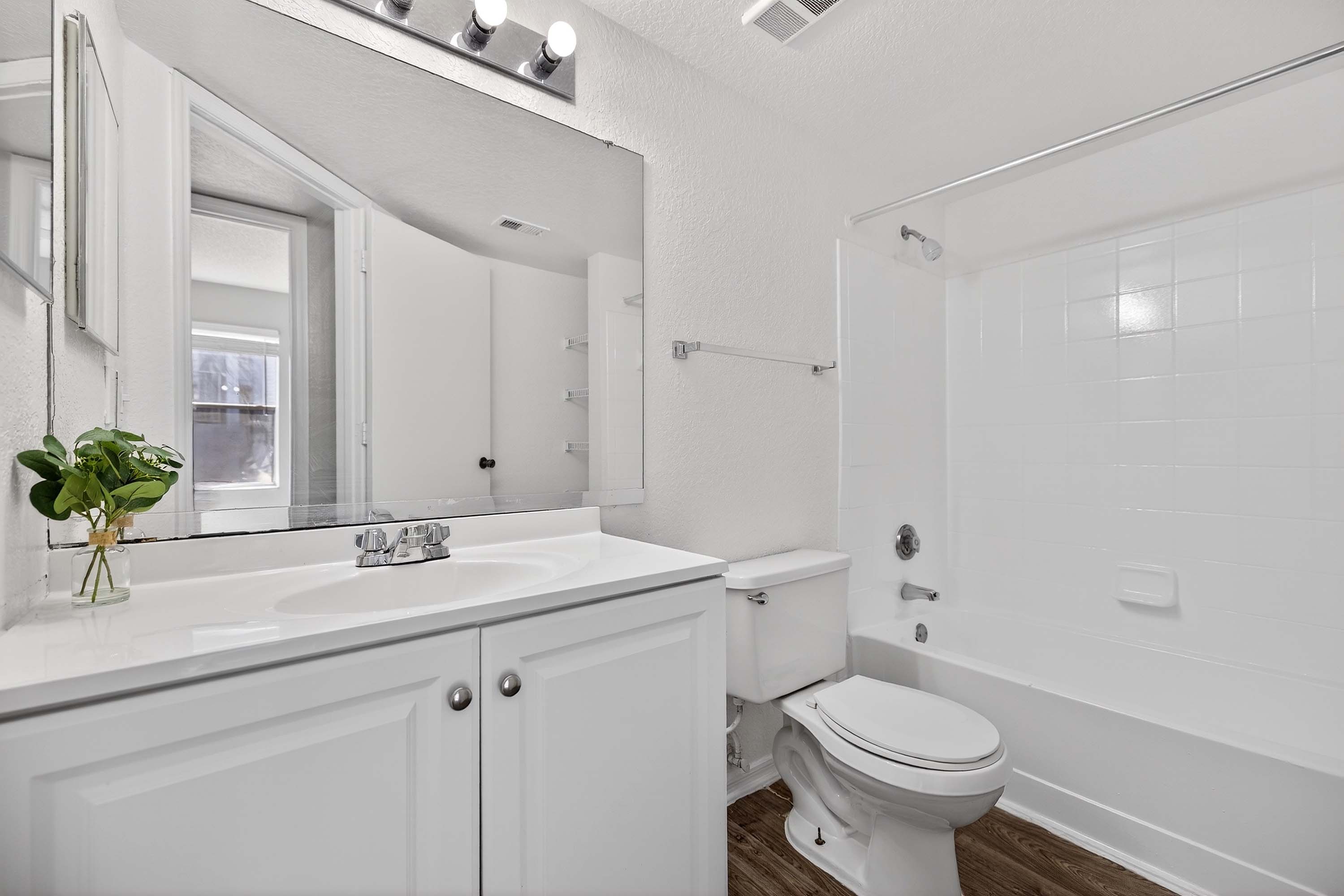 Amistad - 4 Bed 2 Bath - Bathroom