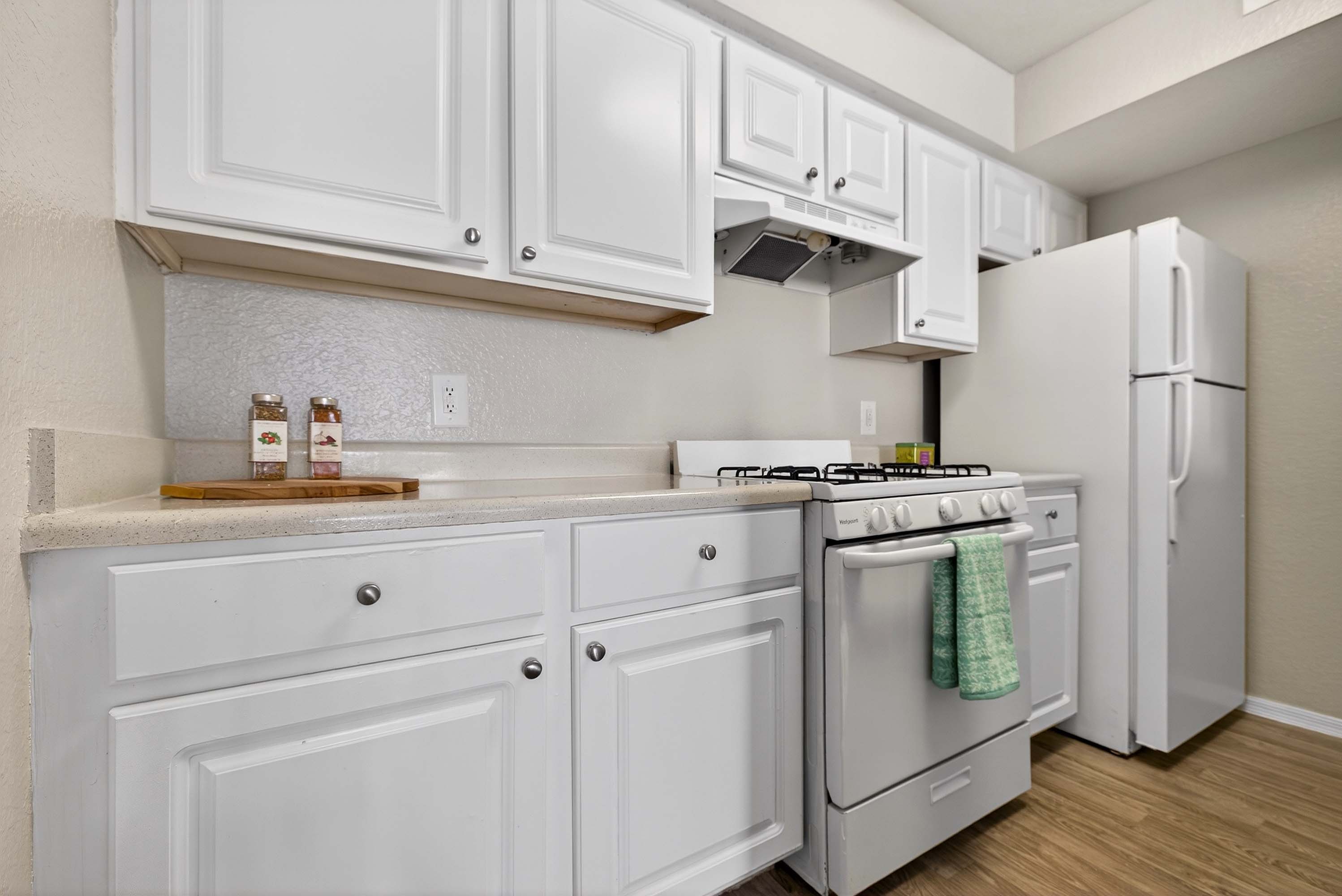 Amistad - 4 Bed 2 Bath - Kitchen