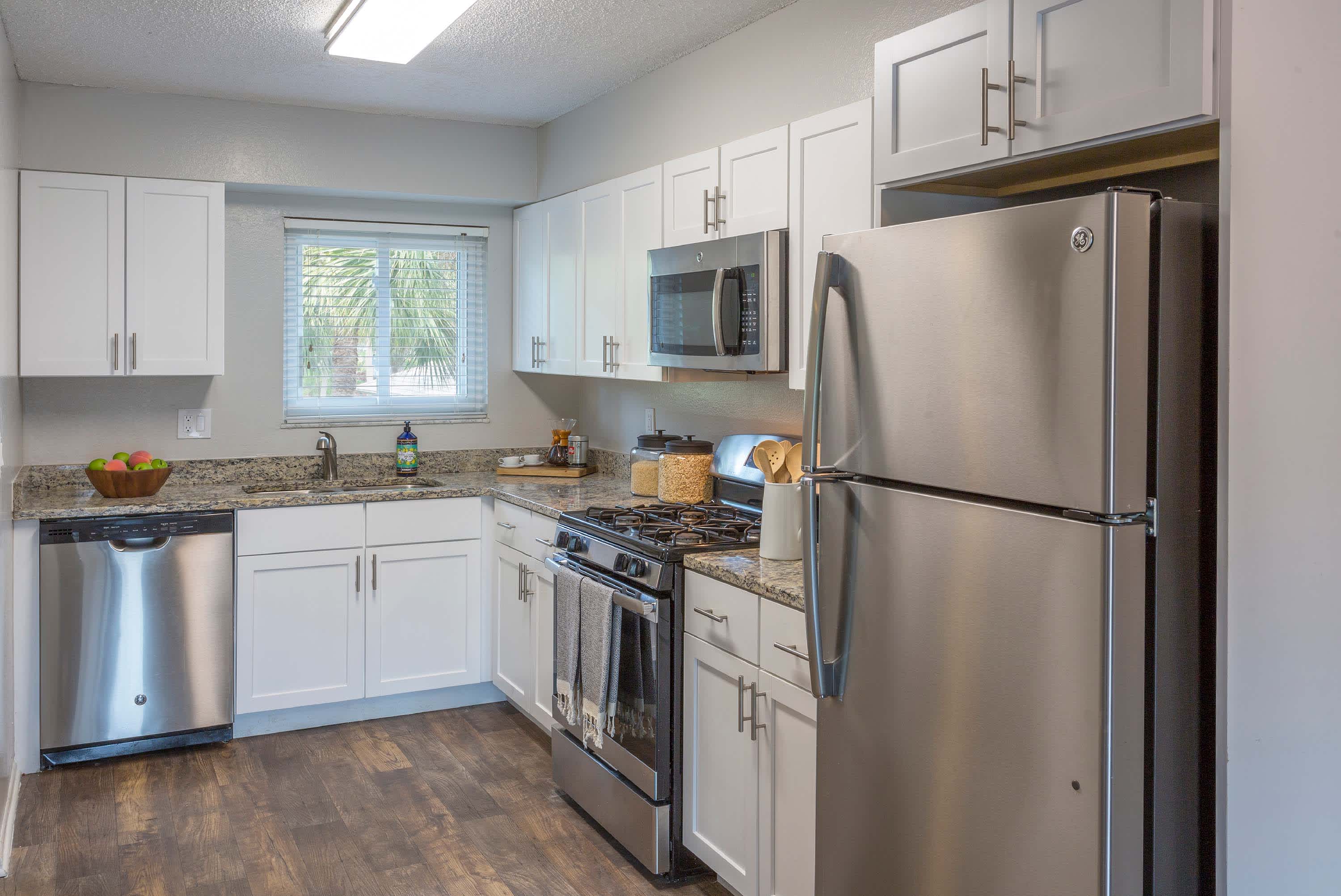 Granada+ - 2 Bed 2 Bath - Kitchen