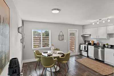 Onyx - 2 Bed 2 Bath - Dining Area
