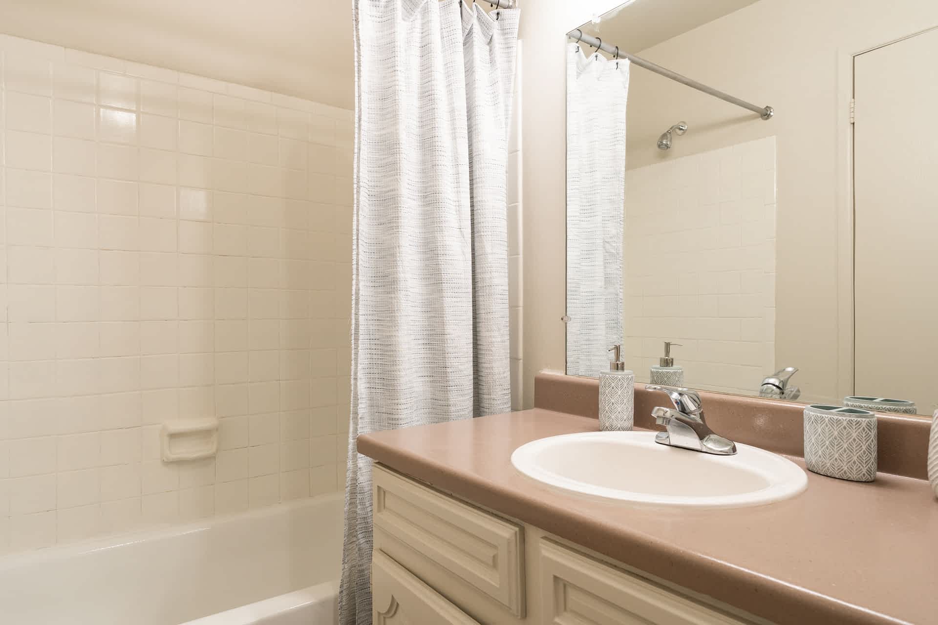 Brimley - 2 Bedroom 1 Bathroom - Bathroom