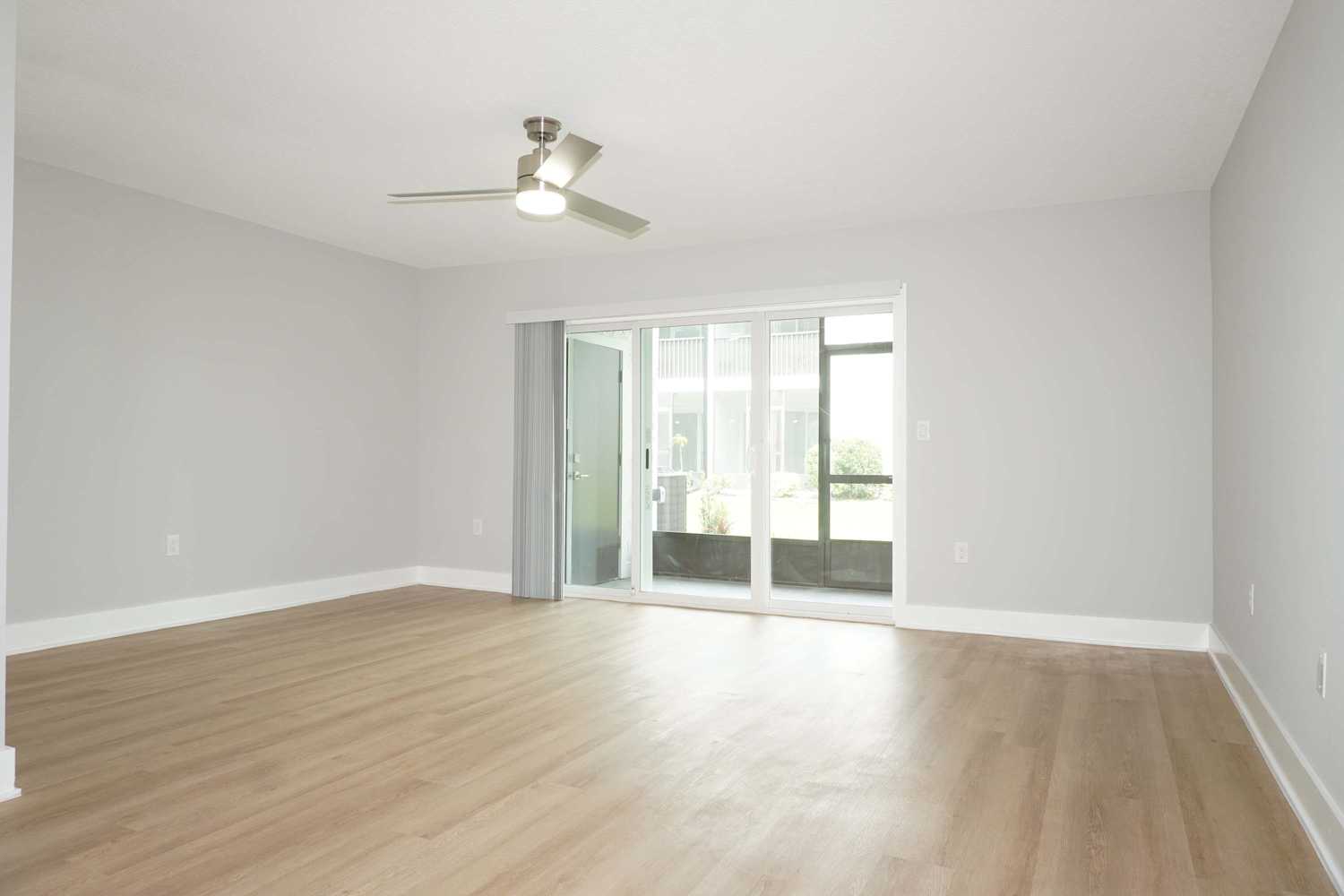 Media Gallery for Azure Winter Park apartments in Winter Park, Florida