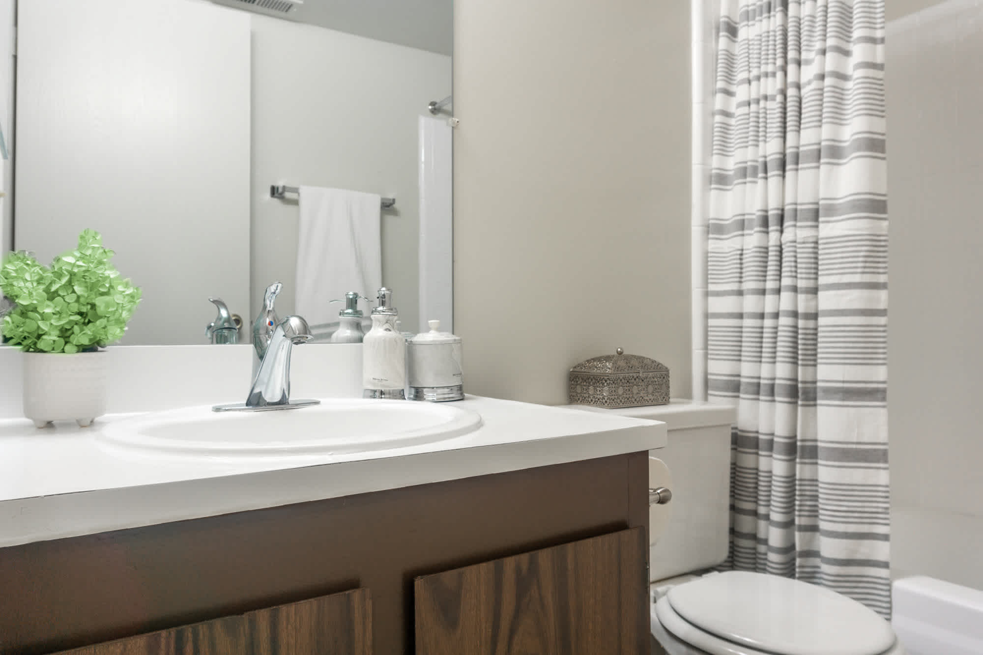 The Aphrodite - 1 Bed 1 Bath - Bathroom