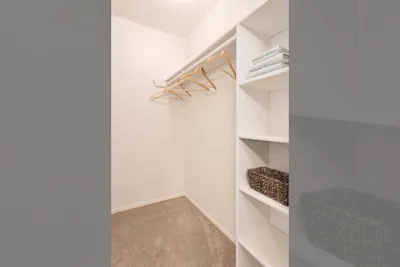Anna Maria - 1 Bed 1 Bath - Walk-In Closet