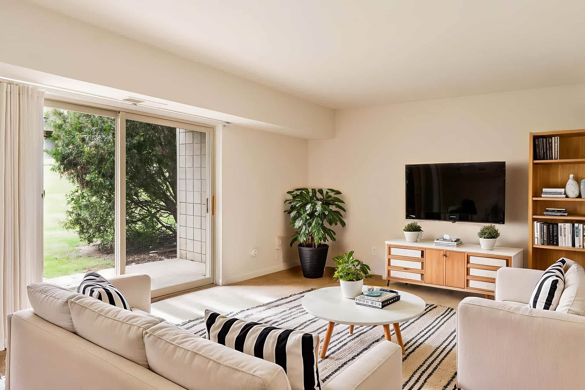 The Cedar - 2 Bed 1 Bath - Living Room