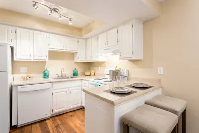 Park - 2 Bed 2 Bath - Kitchen