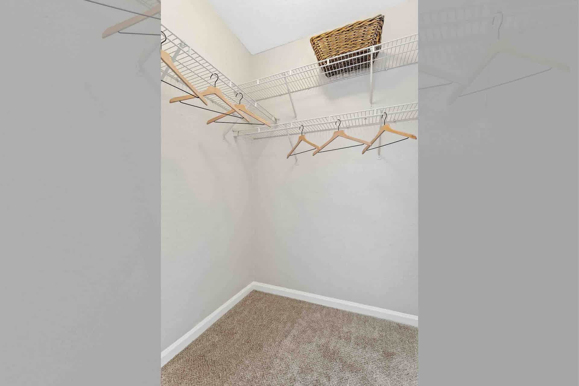 Bruco - 3 Bed 2 Bath - Bedroom Closet