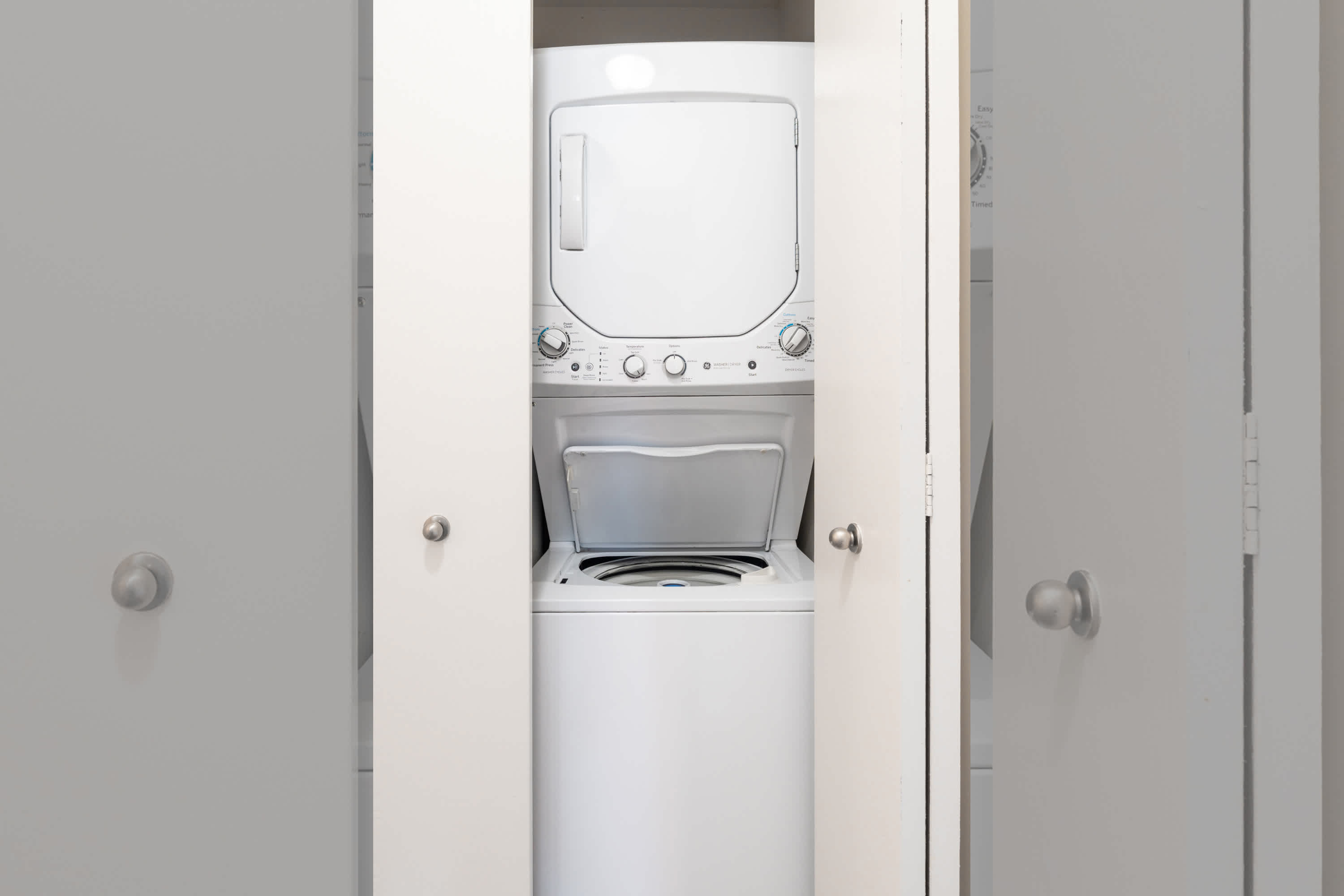 Meadowlark - 1 Bed 1 Bath - In-Unit Laundry