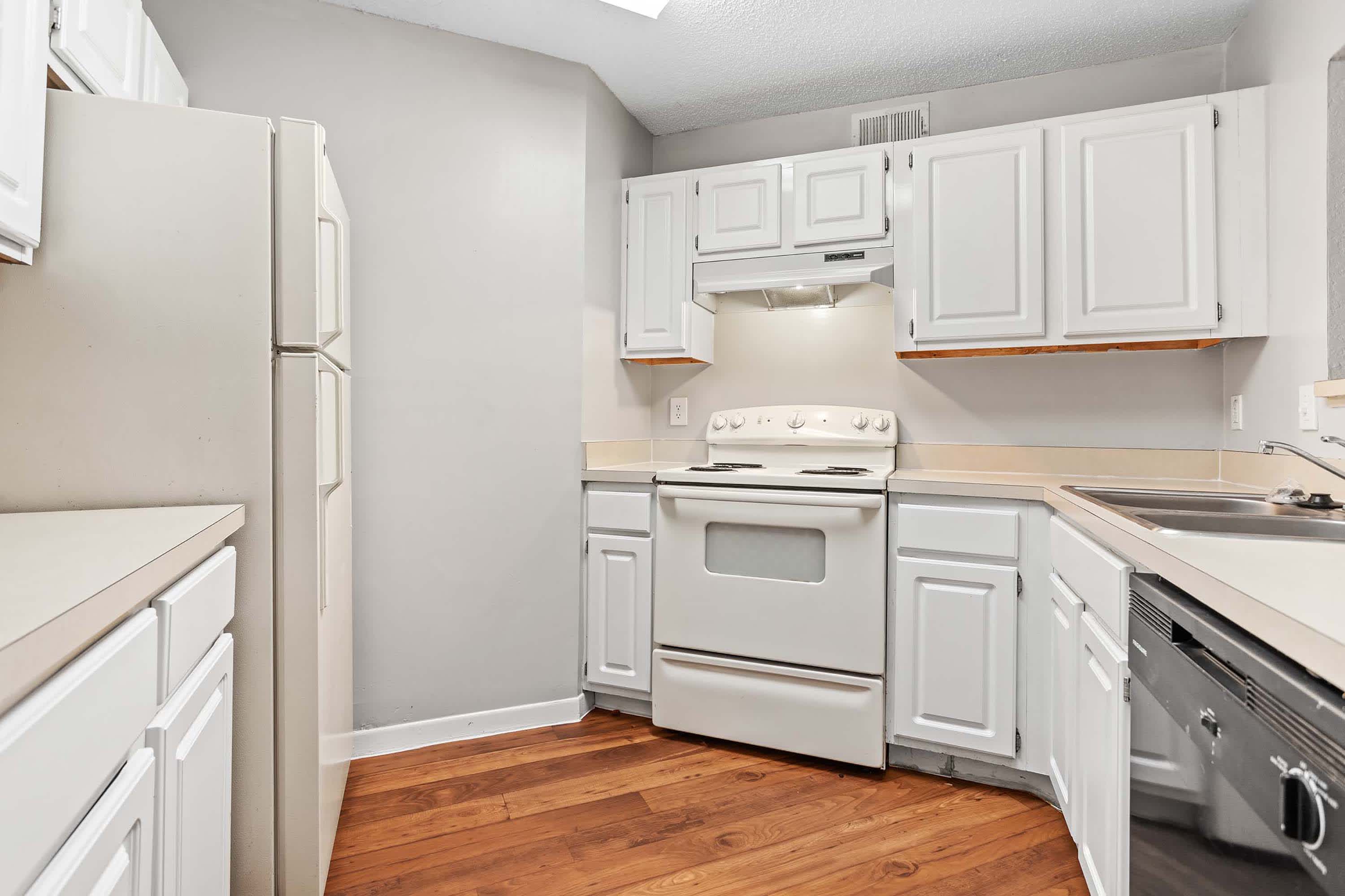 Hamlin - 2 Bed 1 Bath - Kitchen