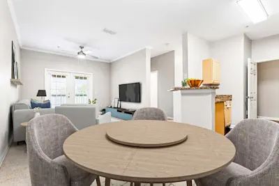 Onda - 1 Bed 1 Bath - Dining Room