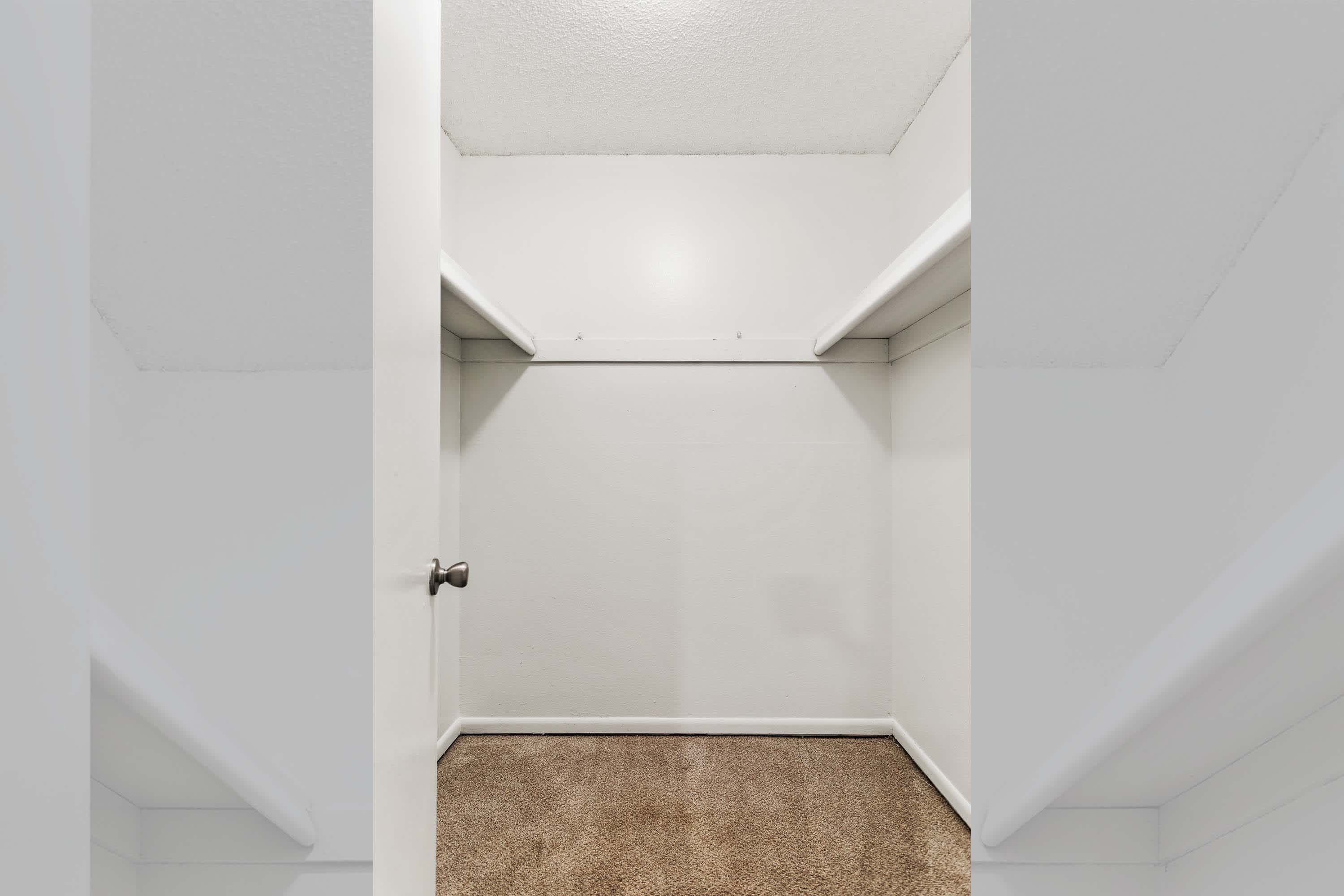 Central - 3 Bed 2 Bath - Master Closet