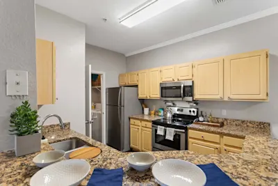 Onda - 1 Bed 1 Bath - Breakfast Bar