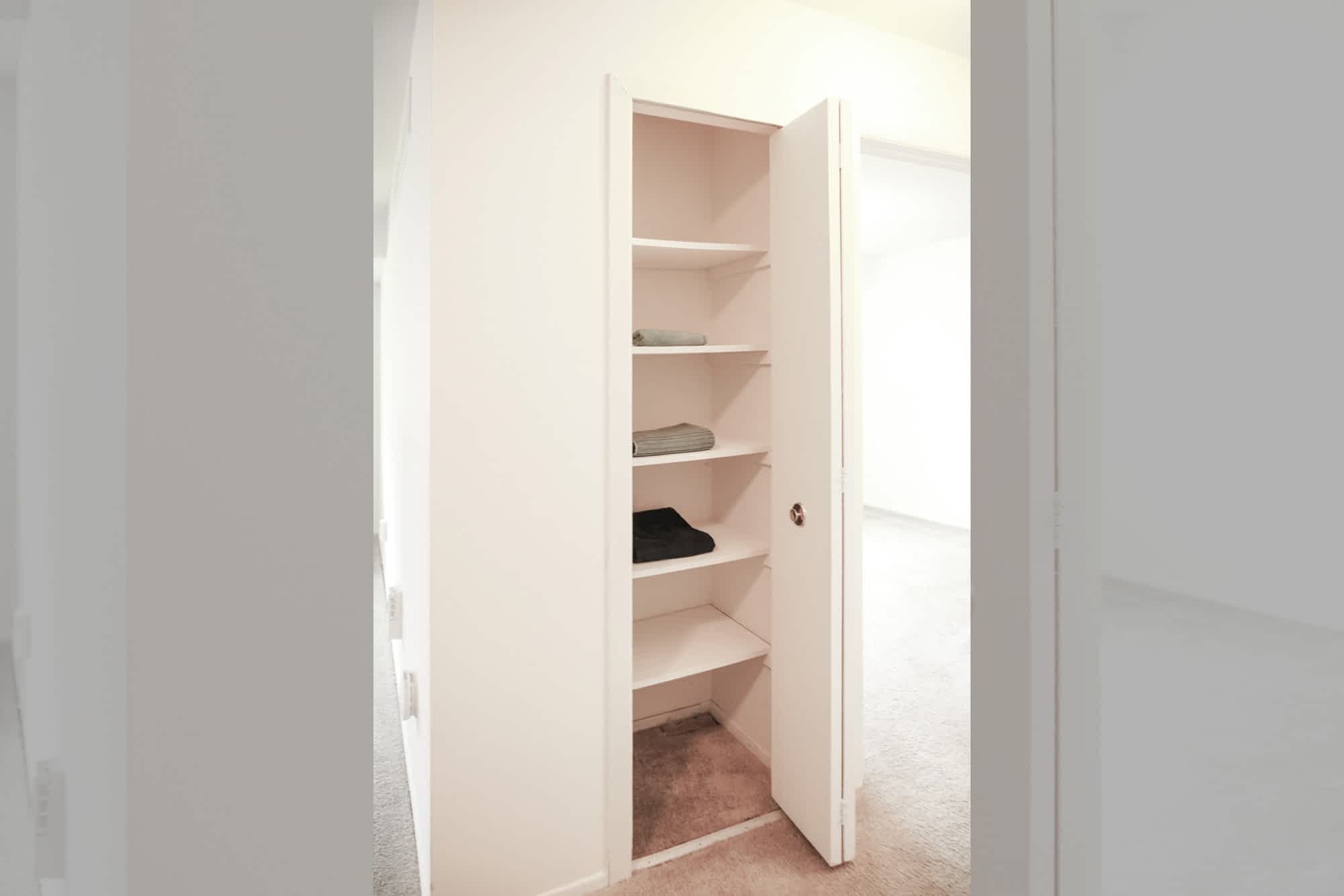 Bay City - 1 Bed 1 Bath - Linen