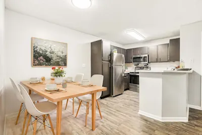 Chianti - 2 Bed 2 Bath - Dining Room and Kitchen