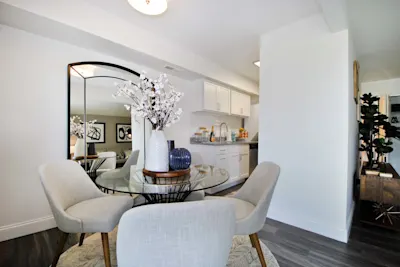 Kipling+ - 1 Bed 1 Bath - Dining & Kitchen