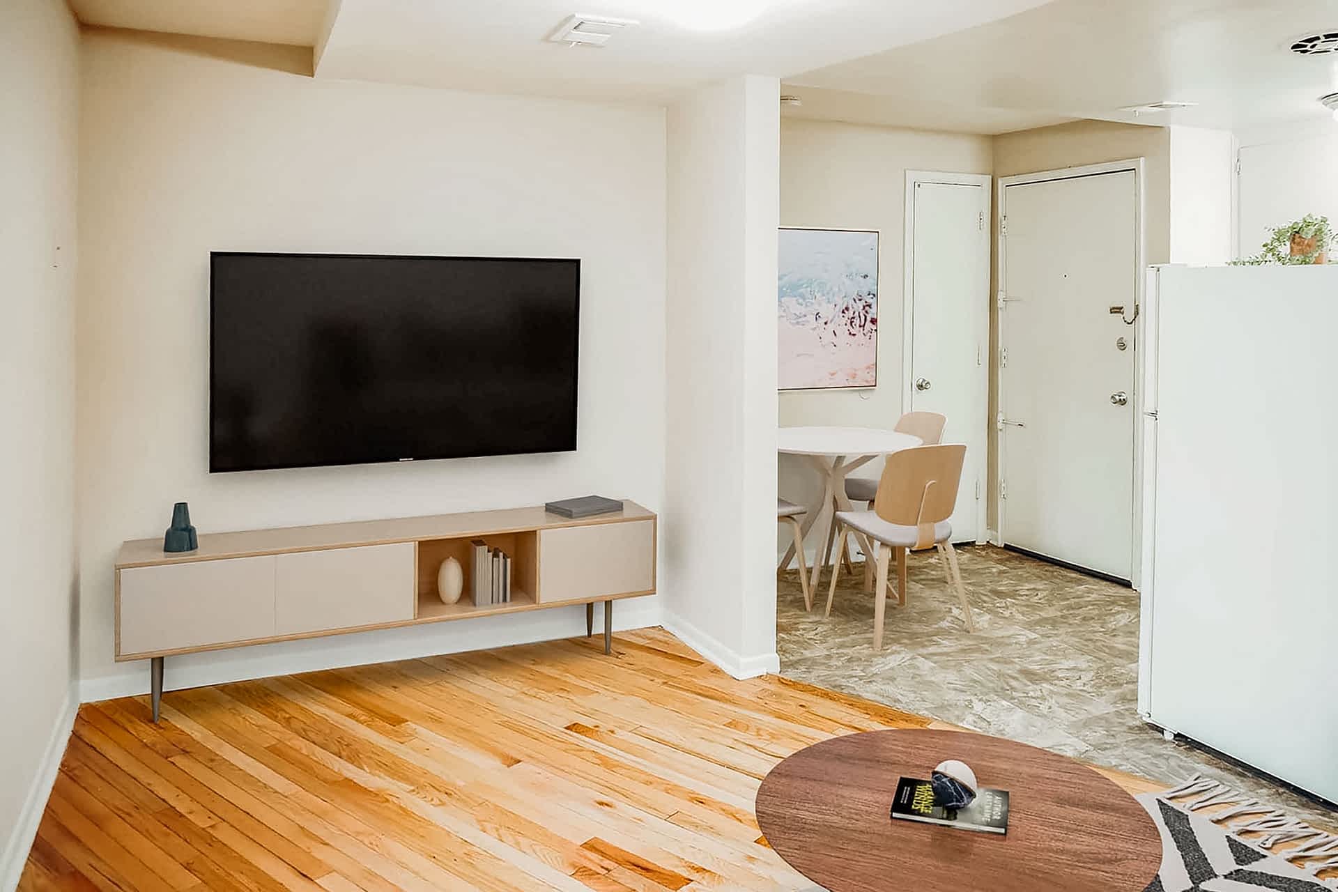 The Burlington - 1 Bed 1 Bath - Living and Dining Area