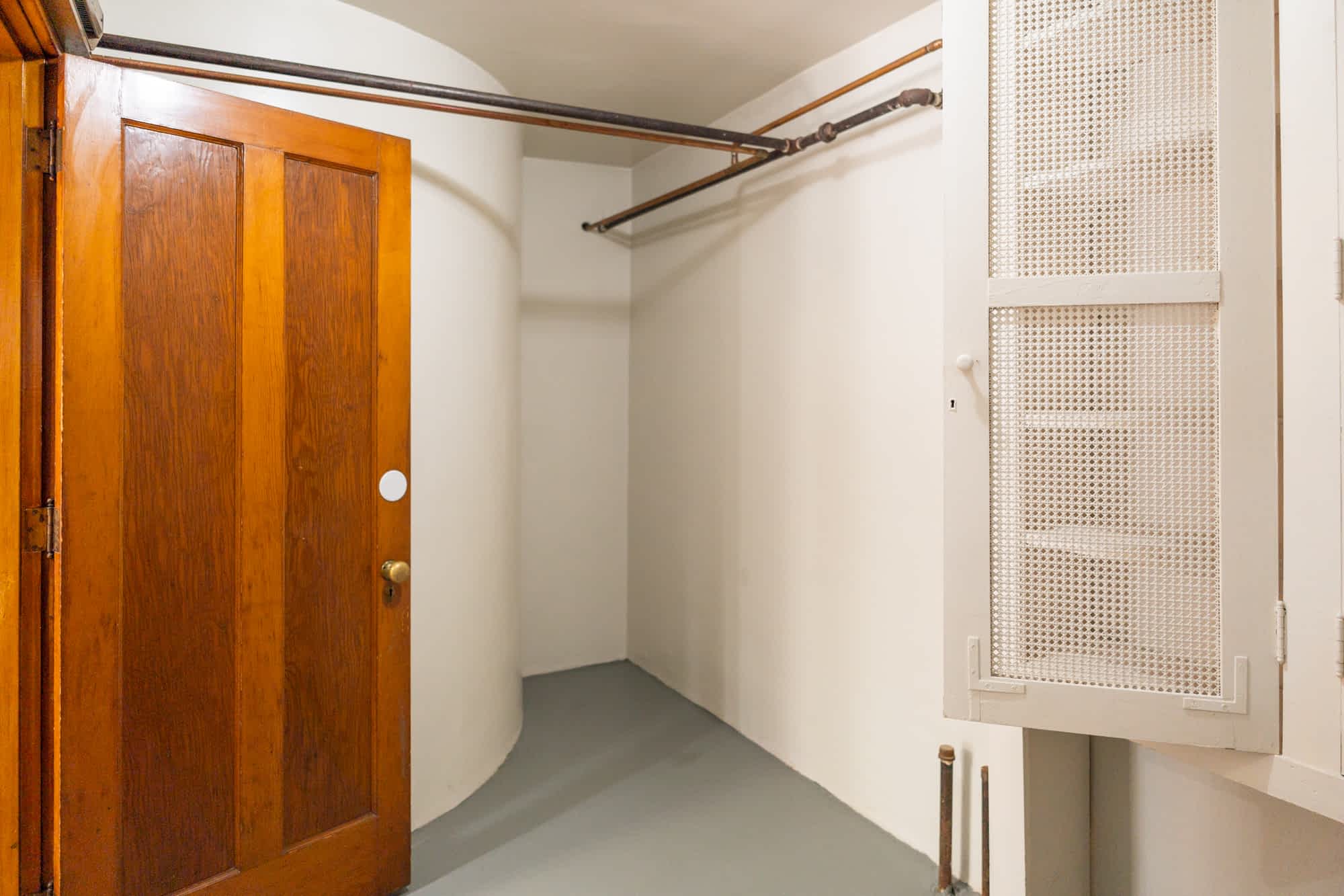 The James - 1 Bed 1 Bath - Closet